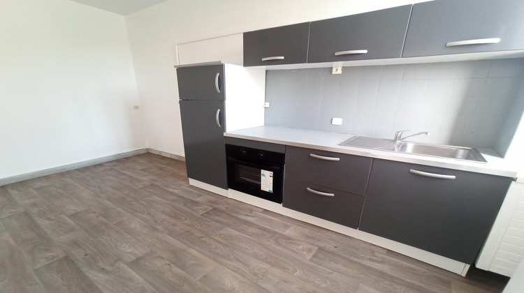 Ma-Cabane - Location Appartement Commentry, 65 m²