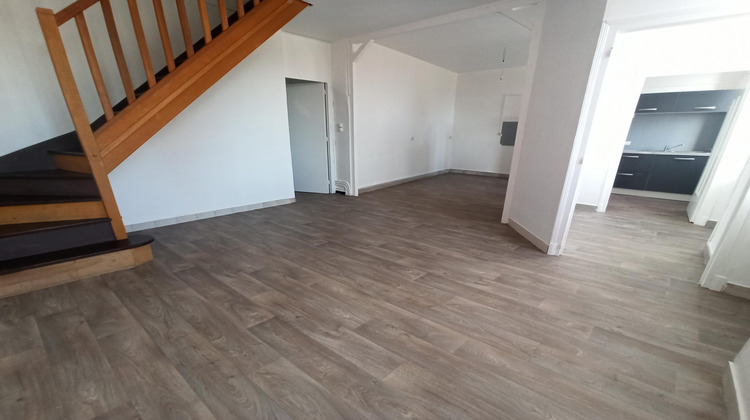 Ma-Cabane - Location Appartement Commentry, 65 m²