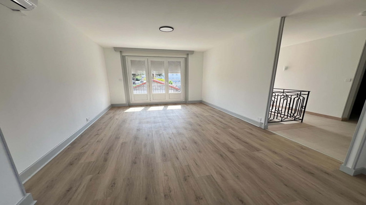 Ma-Cabane - Location Appartement Commentry, 65 m²