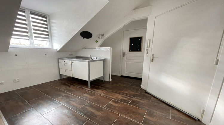 Ma-Cabane - Location Appartement Corbeil-Essonnes, 18 m²