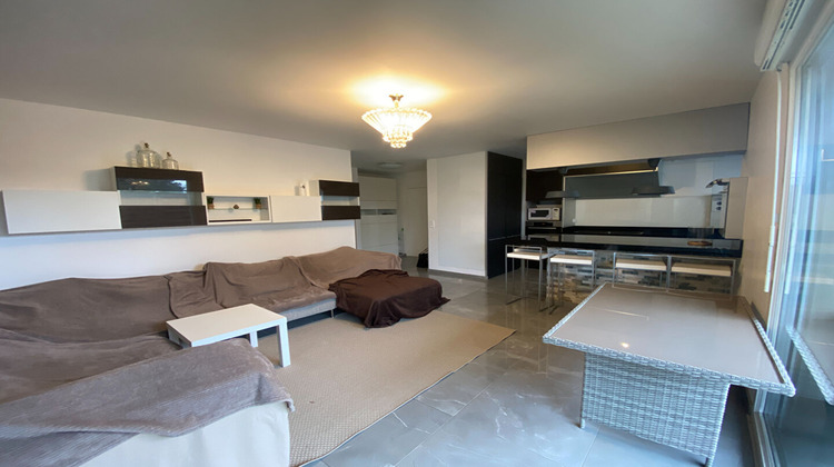 Ma-Cabane - Location Appartement CORBEIL-ESSONNES, 83 m²