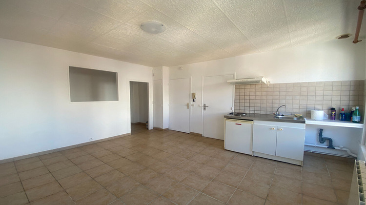 Ma-Cabane - Location Appartement CORBEIL-ESSONNES, 23 m²