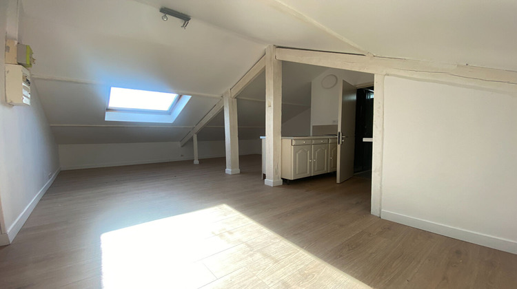 Ma-Cabane - Location Appartement CORBEIL-ESSONNES, 10 m²
