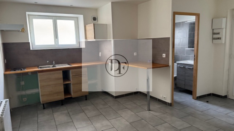Ma-Cabane - Location Appartement Corbeilles, 20 m²