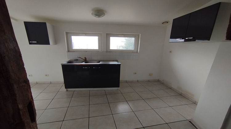 Ma-Cabane - Location Appartement CORMENON, 55 m²