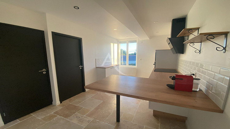 Ma-Cabane - Location Appartement CORNE, 72 m²