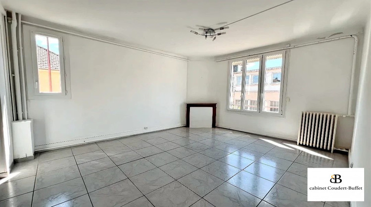 Ma-Cabane - Location Appartement Cosne-Cours-sur-Loire, 68 m²