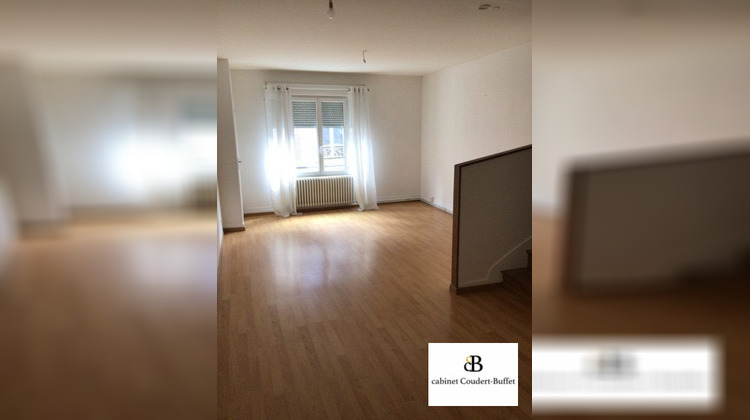 Ma-Cabane - Location Appartement Cosne-Cours-sur-Loire, 68 m²