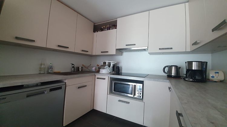 Ma-Cabane - Location Appartement COURBEVOIE, 68 m²