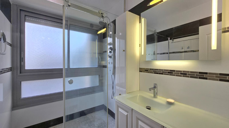 Ma-Cabane - Location Appartement COURBEVOIE, 87 m²