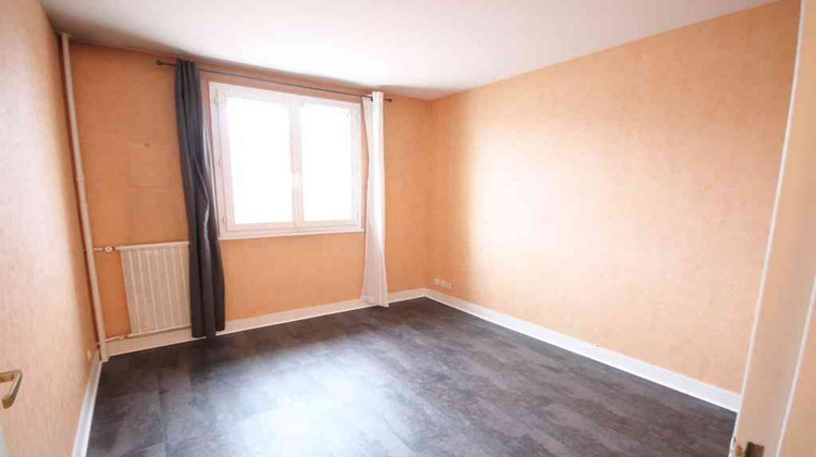 Ma-Cabane - Location Appartement COURBEVOIE, 67 m²