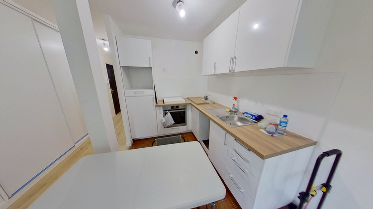 Ma-Cabane - Location Appartement COURBEVOIE, 35 m²