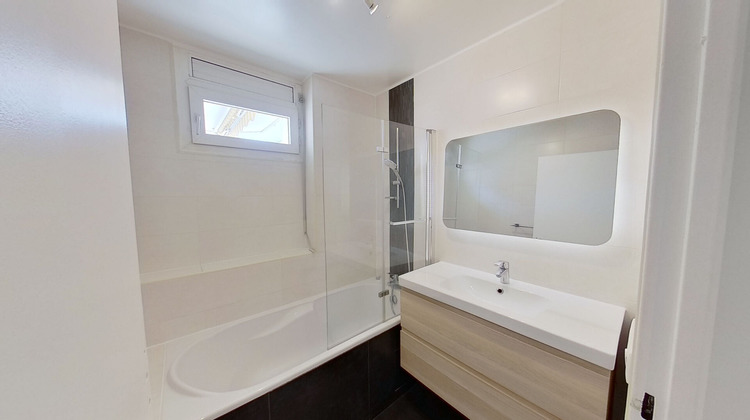 Ma-Cabane - Location Appartement COURBEVOIE, 75 m²