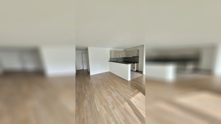 Ma-Cabane - Location Appartement COURBEVOIE, 82 m²