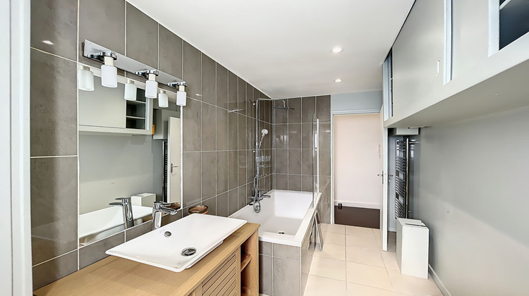 Ma-Cabane - Location Appartement COURBEVOIE, 49 m²