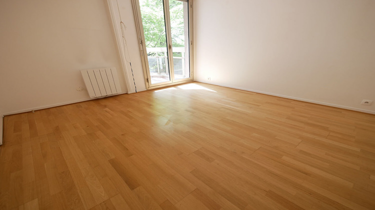 Ma-Cabane - Location Appartement COURBEVOIE, 105 m²