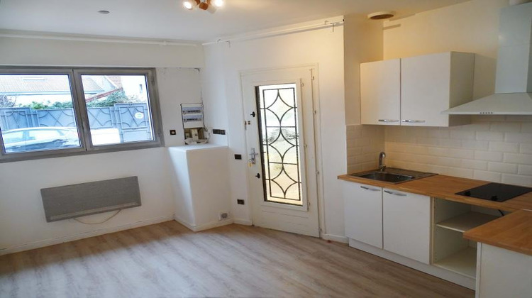 Ma-Cabane - Location Appartement COURBEVOIE, 25 m²