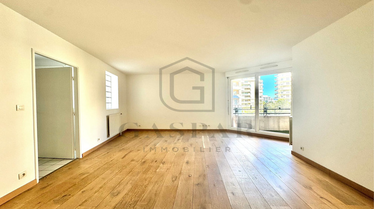 Ma-Cabane - Location Appartement Courbevoie, 63 m²