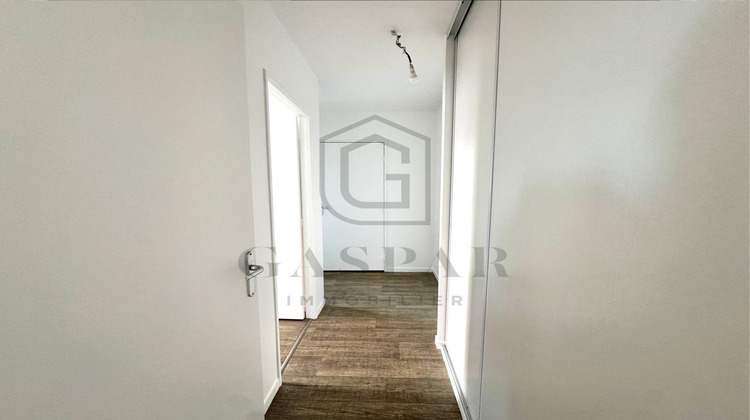 Ma-Cabane - Location Appartement Courbevoie, 63 m²