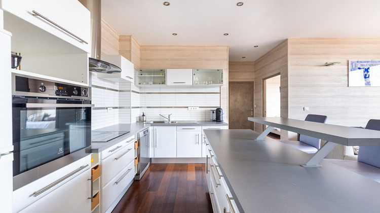 Ma-Cabane - Location Appartement COURBEVOIE, 65 m²