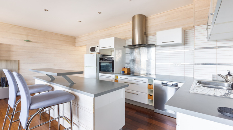 Ma-Cabane - Location Appartement COURBEVOIE, 65 m²