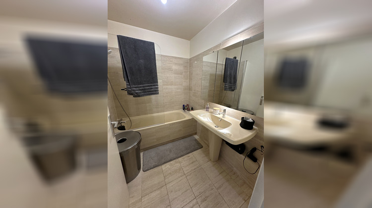 Ma-Cabane - Location Appartement COURBEVOIE, 53 m²