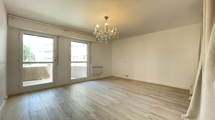 Ma-Cabane - Location Appartement COURBEVOIE, 47 m²