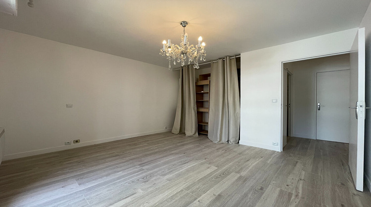 Ma-Cabane - Location Appartement COURBEVOIE, 47 m²
