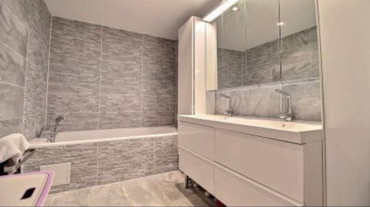 Ma-Cabane - Location Appartement COURBEVOIE, 108 m²