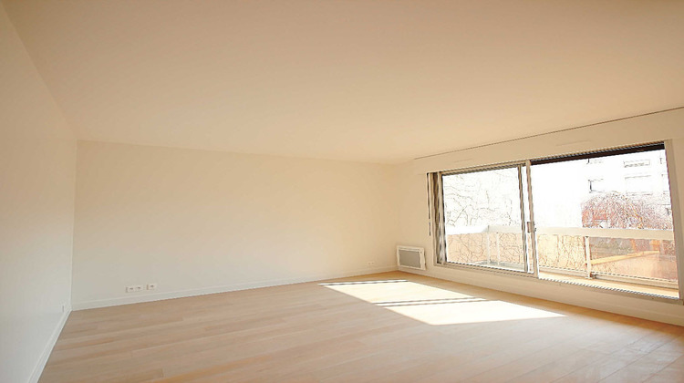 Ma-Cabane - Location Appartement COURBEVOIE, 49 m²