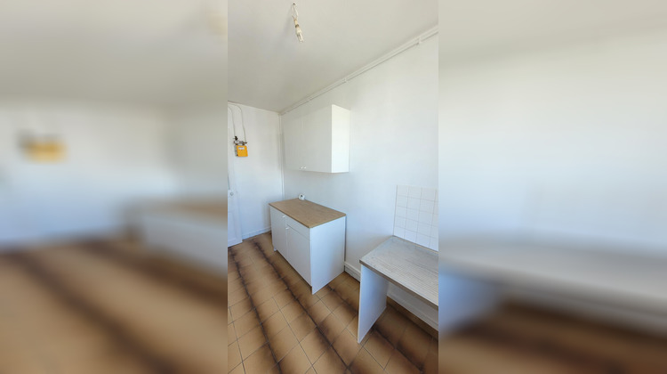 Ma-Cabane - Location Appartement COURBEVOIE, 63 m²