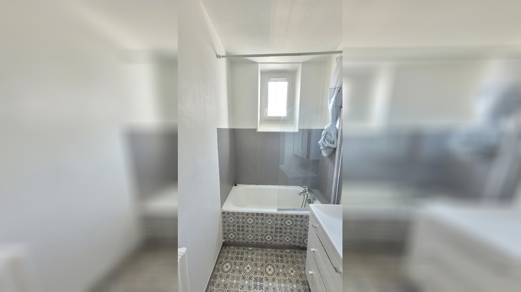 Ma-Cabane - Location Appartement COURBEVOIE, 63 m²