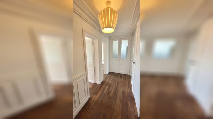 Ma-Cabane - Location Appartement COURBEVOIE, 63 m²
