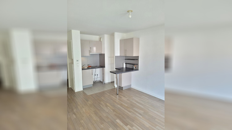 Ma-Cabane - Location Appartement COURBEVOIE, 38 m²