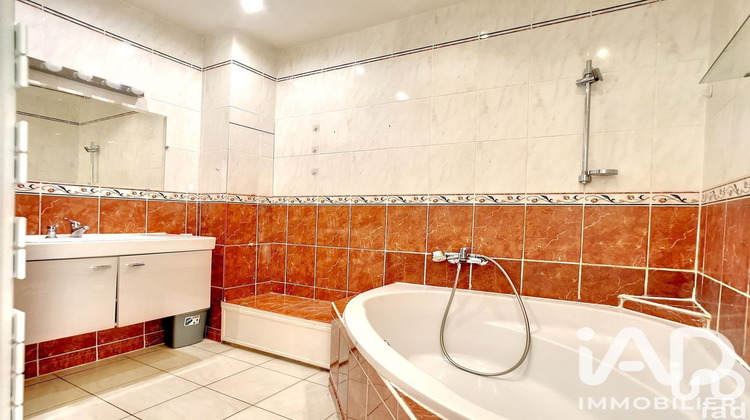 Ma-Cabane - Location Appartement Courbevoie, 69 m²