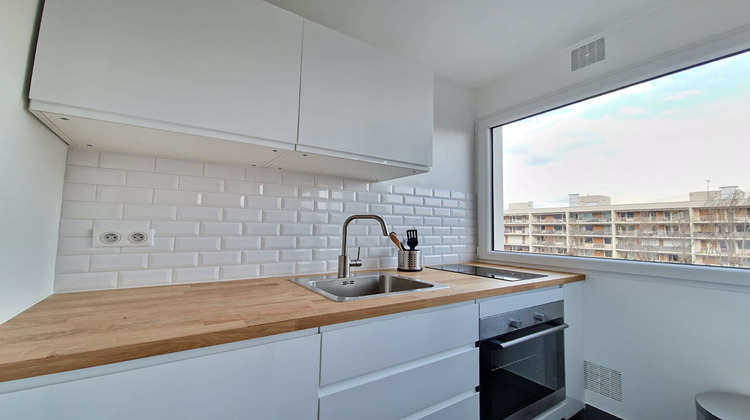 Ma-Cabane - Location Appartement COURBEVOIE, 25 m²