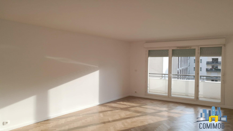 Ma-Cabane - Location Appartement Courbevoie, 72 m²