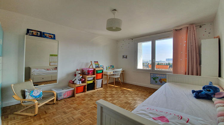 Ma-Cabane - Location Appartement COURBEVOIE, 65 m²