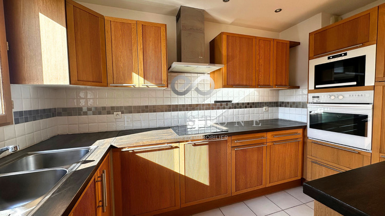 Ma-Cabane - Location Appartement COURBEVOIE, 66 m²