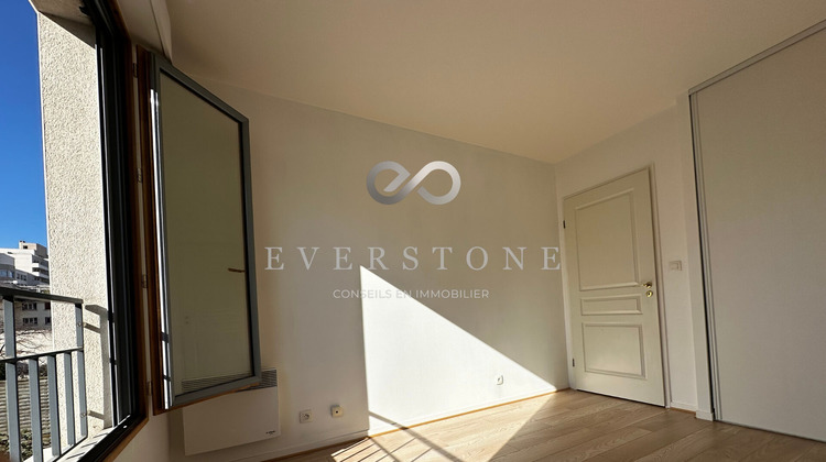 Ma-Cabane - Location Appartement COURBEVOIE, 66 m²