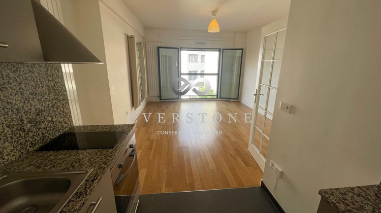 Ma-Cabane - Location Appartement COURBEVOIE, 46 m²