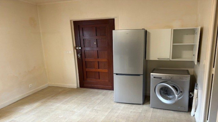 Ma-Cabane - Location Appartement Cours-la-Ville, 3 m²