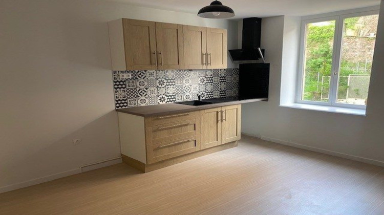 Ma-Cabane - Location Appartement Cours-la-Ville, 28 m²