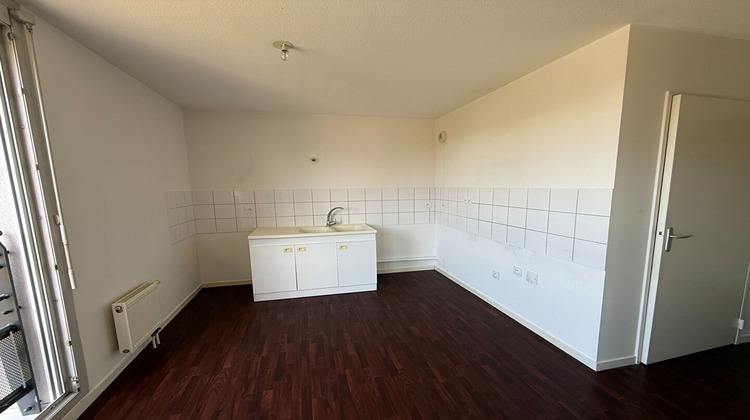 Ma-Cabane - Location Appartement COURS-LA-VILLE, 76 m²