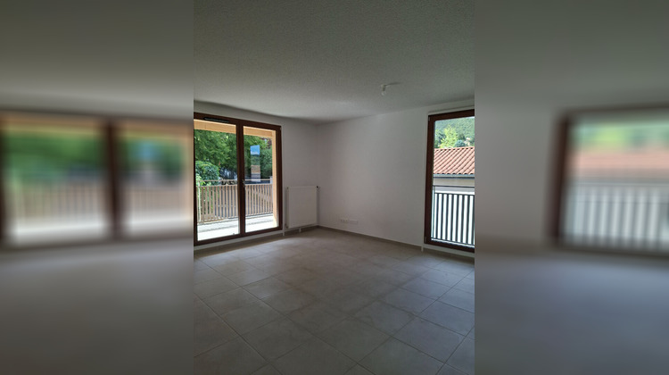 Ma-Cabane - Location Appartement COUZON-AU-MONT-D'OR, 62 m²
