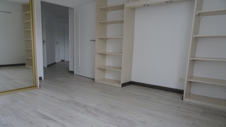 Ma-Cabane - Location Appartement CROIX, 64 m²