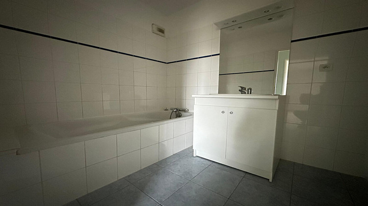 Ma-Cabane - Location Appartement CROIX, 80 m²