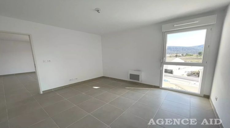 Ma-Cabane - Location Appartement Cuges-les-Pins, 40 m²