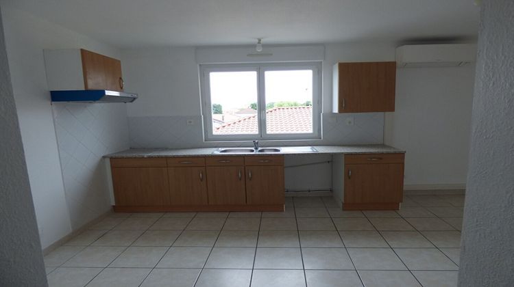 Ma-Cabane - Location Appartement CURCIAT-DONGALON, 54 m²