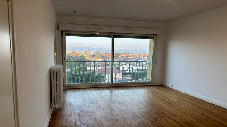 Ma-Cabane - Location Appartement DECINES-CHARPIEU, 55 m²